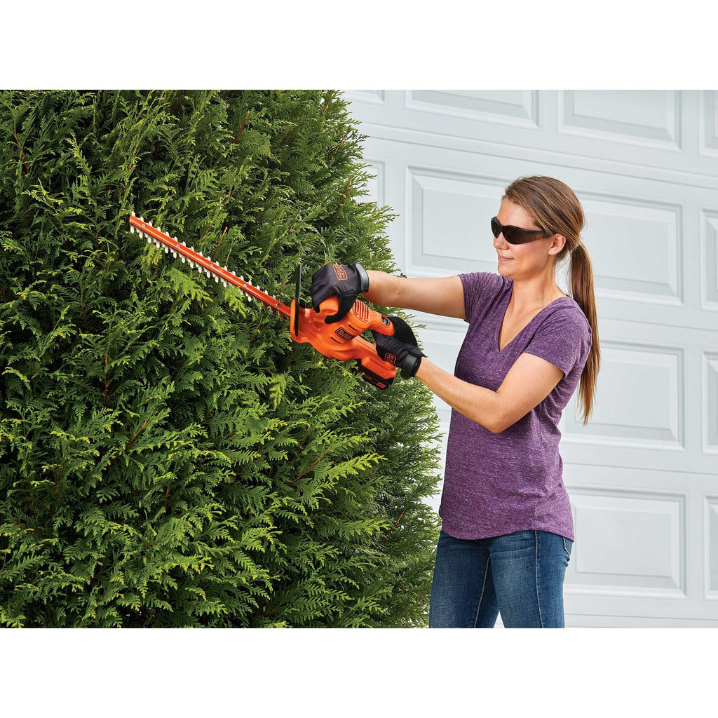 20V MAX* POWERCONNECT? Hedge Trimmer, Battery & Charger Included