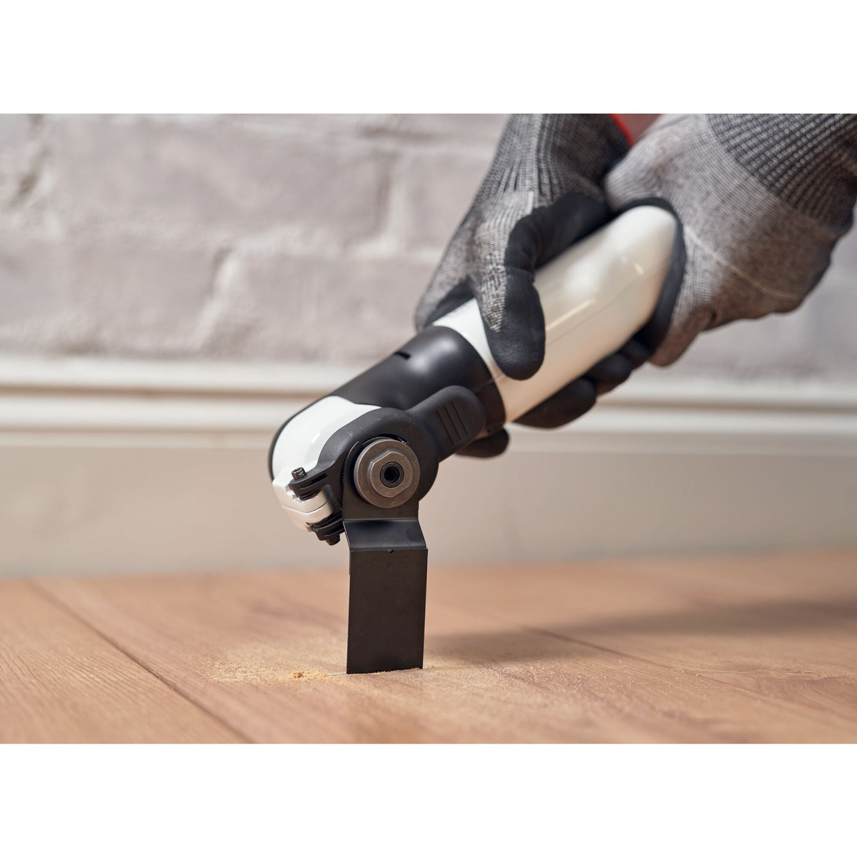 reviva? 12V MAX* Oscillating Multitool
