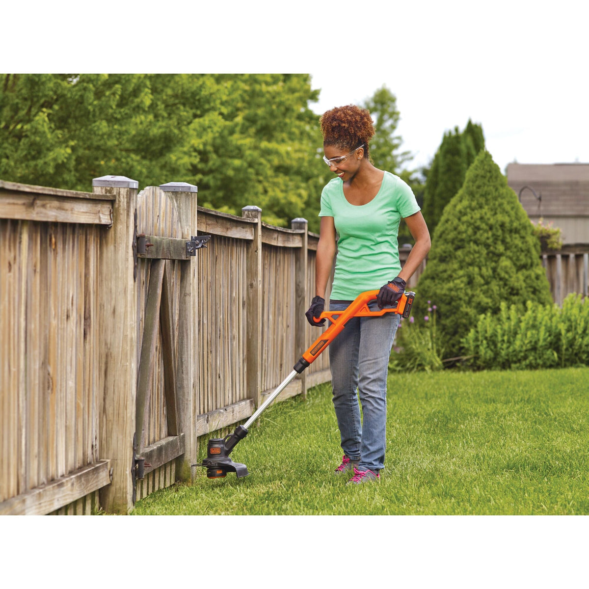 20V MAX* POWERCONNECT? Cordless 10 Inch String Trimmer and Edger Kit, Battery and Charger Included