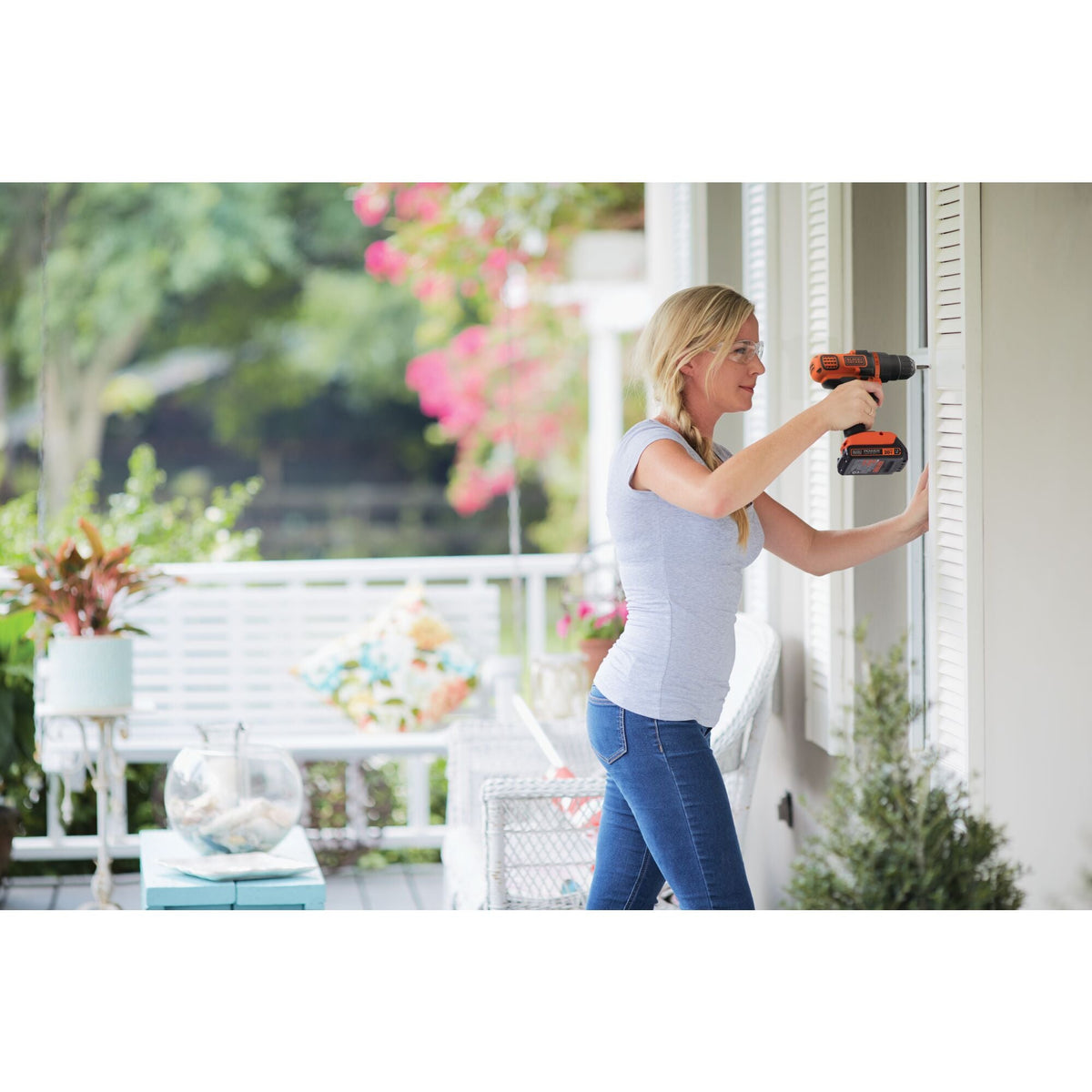 20V MAX* POWERCONNECT? Cordless 4 Tool Combo Kit with Drill/Driver, Circular Saw, Reciprocating Saw and Work Light, Battery and Charger Included