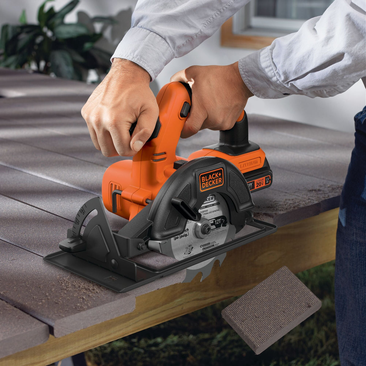 20V MAX* POWERCONNECT? 5-1/2 Inch Cordless Circular Saw, Battery and Charger Not Included